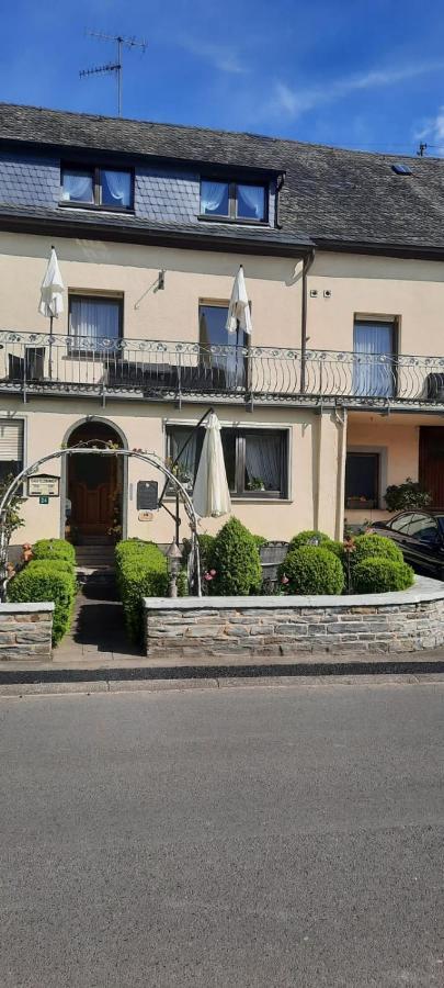 Gaestehaus Foehr Wintrich Exterior photo